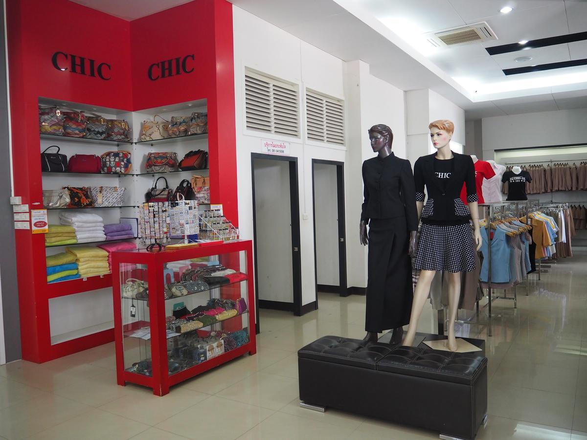 The Chic 101 Hotel Selaphum Bagian luar foto