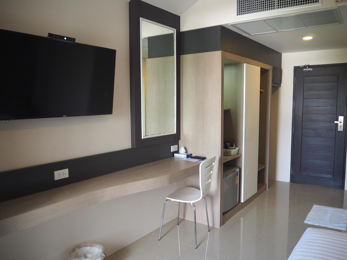 The Chic 101 Hotel Selaphum Bagian luar foto