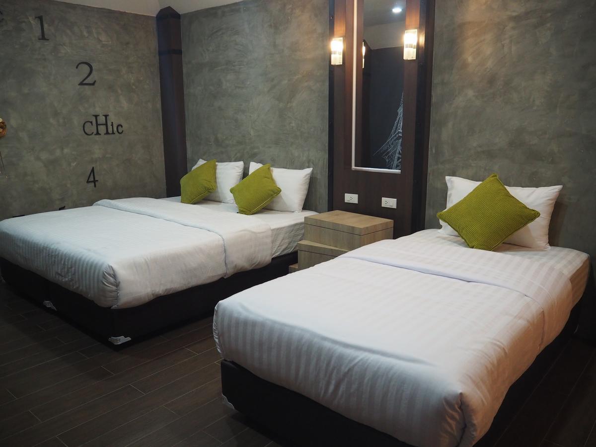 The Chic 101 Hotel Selaphum Bagian luar foto