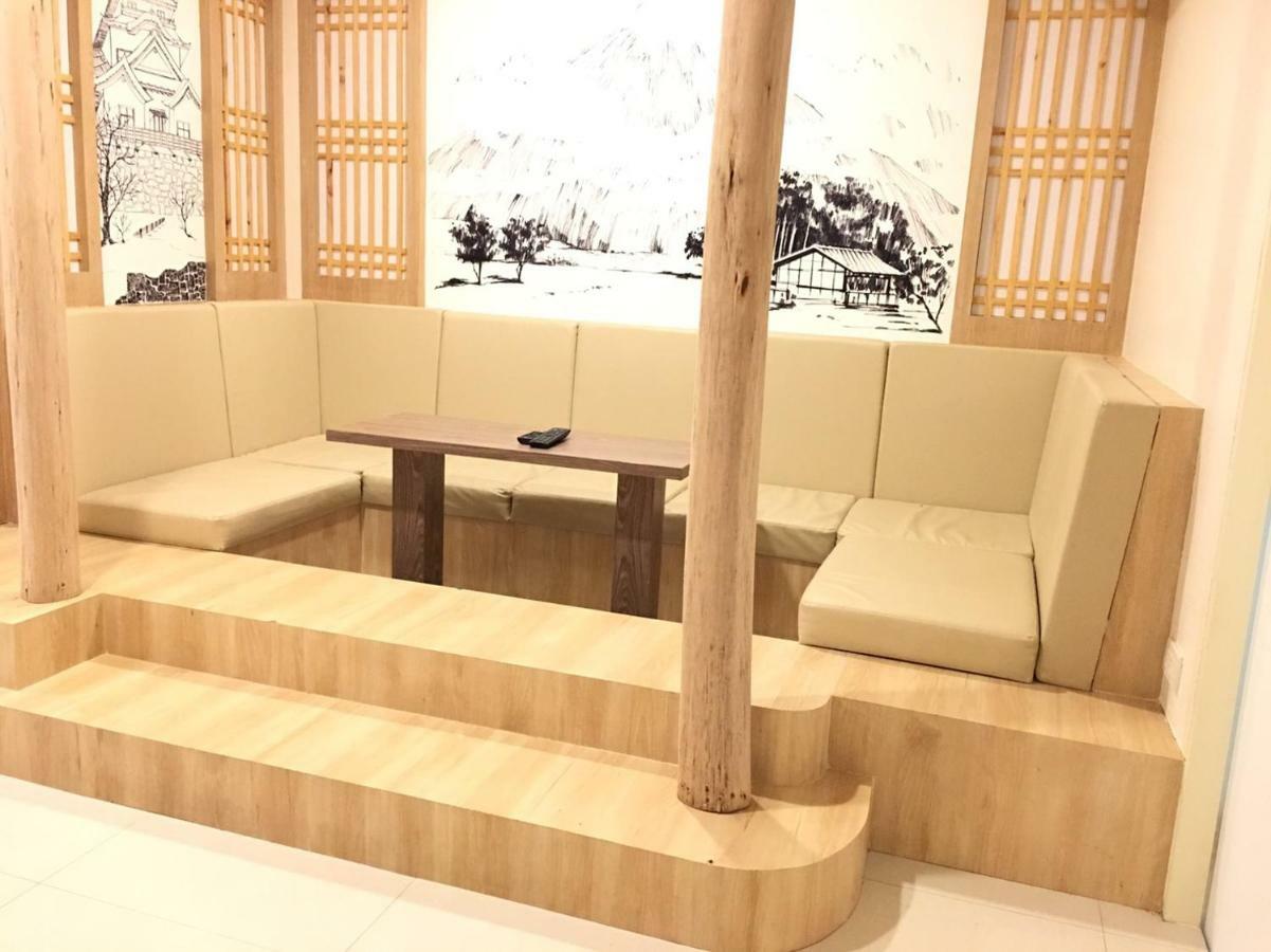 The Chic 101 Hotel Selaphum Bagian luar foto