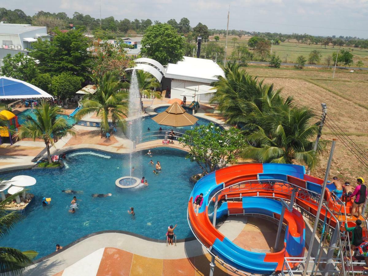 The Chic 101 Hotel Selaphum Bagian luar foto