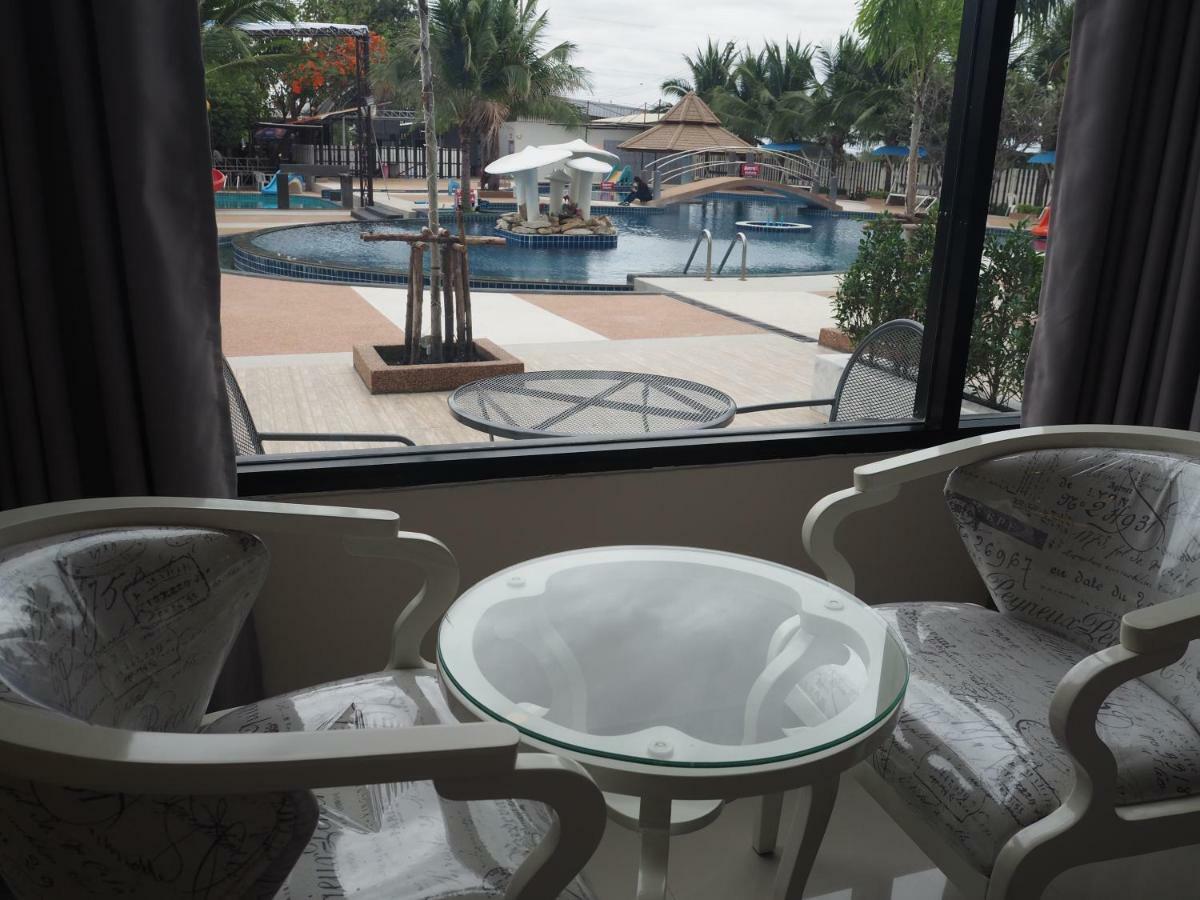 The Chic 101 Hotel Selaphum Bagian luar foto